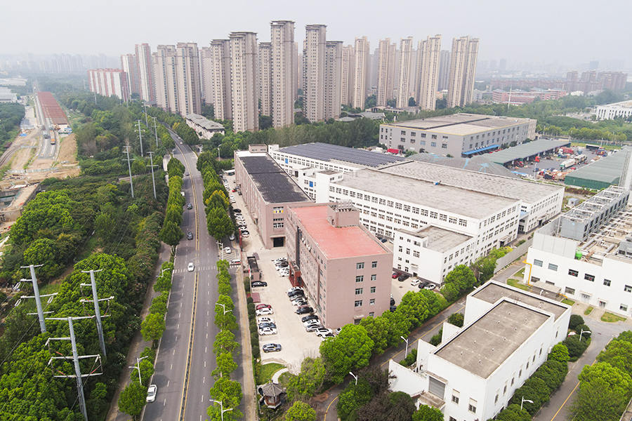Nhà máy bên ngoài